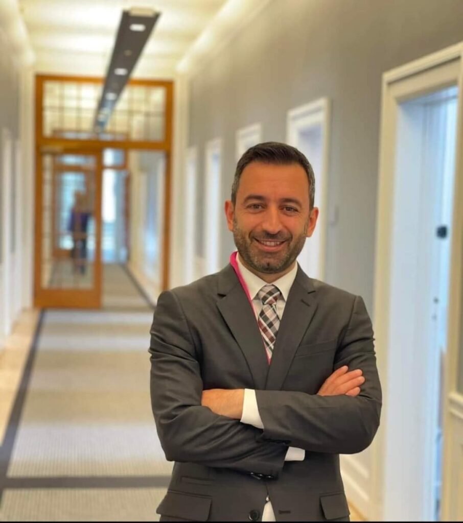 Basha: S’kemi arsye me u frikësu nga fitorja e Trump, Serbia duhet të frikësohet.