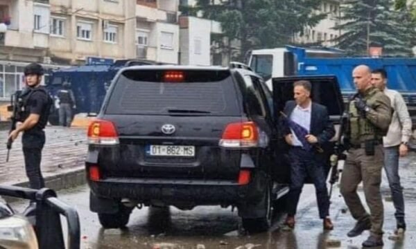 KFOR e demanton Hetemin e VV’së për “listën e zezë” të qeveritarëve që u ndalohej hyrja në komunë: Pohime të pabaza, i hedhim poshtë