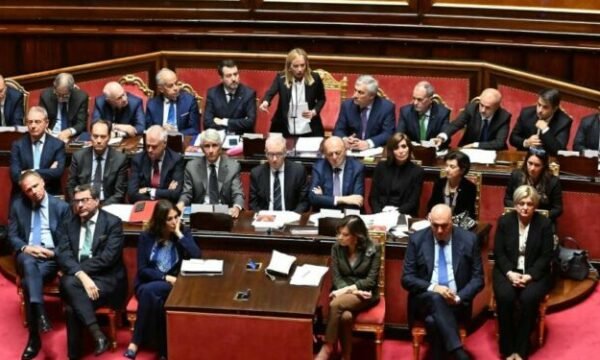 Qeveria italiane shpall 5 ditë zie për vdekjen e Papa Françeskut